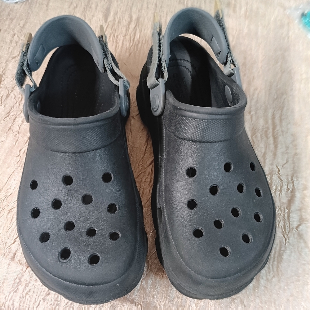 CROCS Men's Black Sandals - Picture 2 of 10